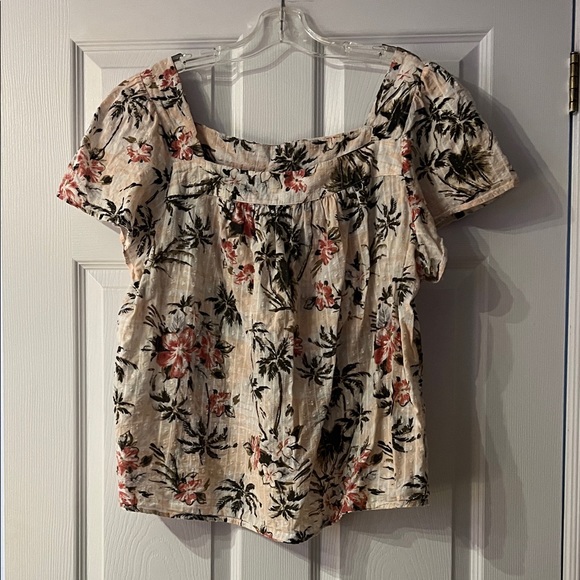 torrid Tops - 🌷spring pick🌷Torrid Cream and Black Floral Blouse